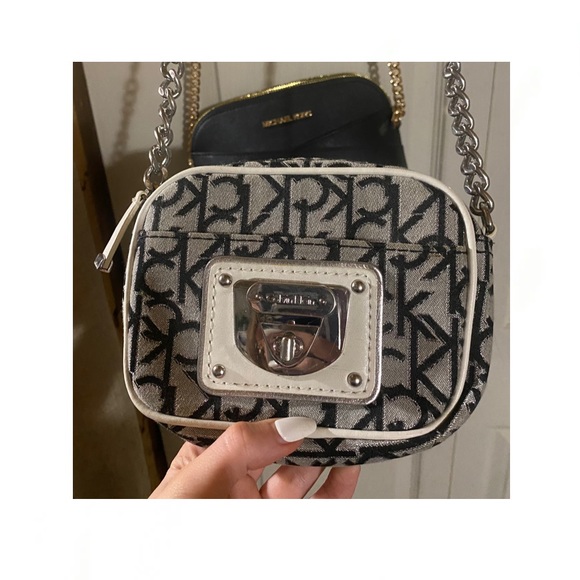 ✨Calvin Klein✨ - Picture 3 of 3